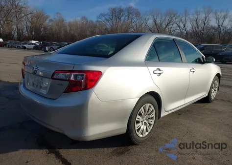 2012 Toyota Camry Le z USA, uszkodzony, nr VIN 4T4BF1FK4CR177574